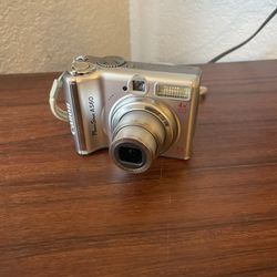 Canon PowerShot A560 7.1MP Digital Camera with 4x Optical Zoom (OLD MODEL)