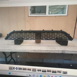 2018-2020 JAGUAR E-PACE X540 FRONT LOWER GRILL OEM