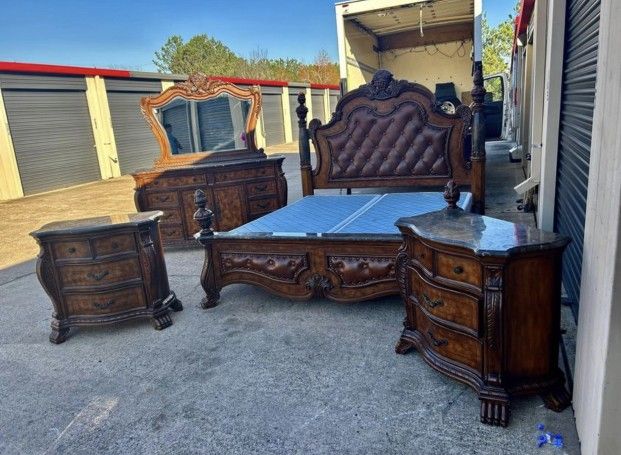 King Size Brown Solid Wood Marble Top Bedroom Set