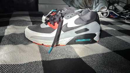 Nike Air Max 90 Sneakers