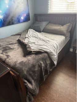 Queen bedroom set