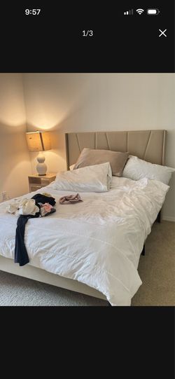 Bed frame + IKEA mattress full size