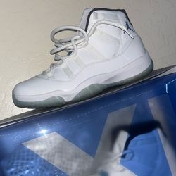 Jordan 11 Legend Blue