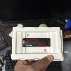 Samsung 990 Pro 2TB SSD with Heatsink for PC and PS5