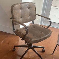 Swivel Chair 