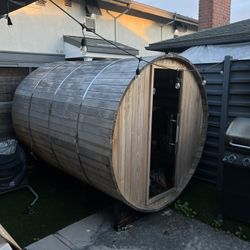 🔥 OUTDOOR SAUNA FOR SALE – FITS UP TO 6 PEOPLE! 🔥