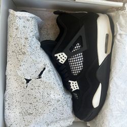 Air Jordan 4 Retro White Thunders 