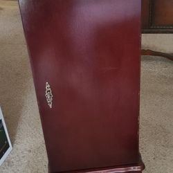 Stand up Jewelry armoire