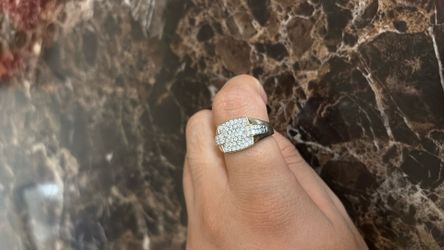 Men’s 1kt Diamond, 10kt Gold Ring. Size 10 1/2 maybe 11