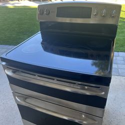 GE Electric Stove With Double Oven 