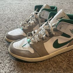 Air Jordan 1 ‘Grey Pine Green'