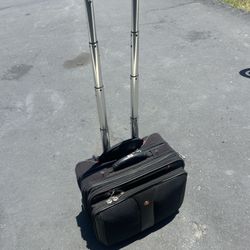 SwissGear/Wenger Patriot II 15.6″ Rolling Laptop Bag