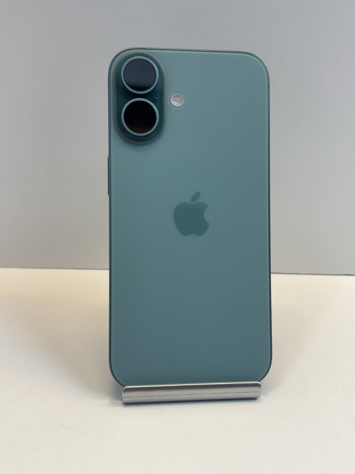 Apple iPhone 16 128gb. ( Unlocked Cellphone )