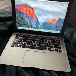 MacBook Air 13 Inch 2015