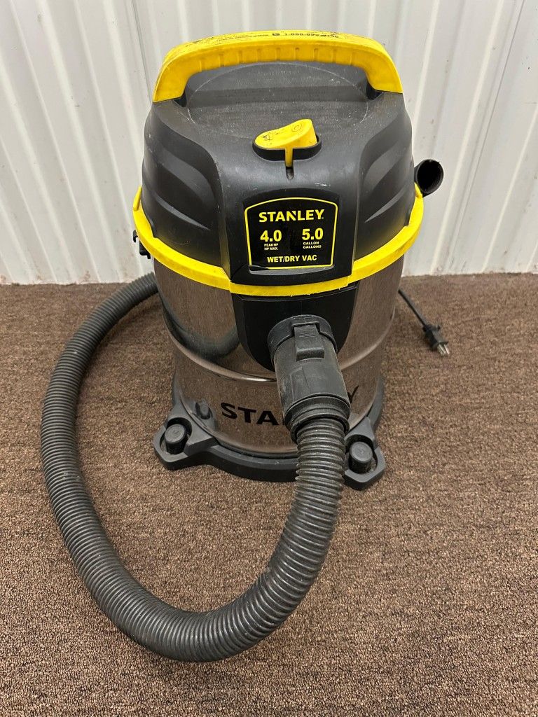 STANLEY 5 GAL VACUUM CLEANER