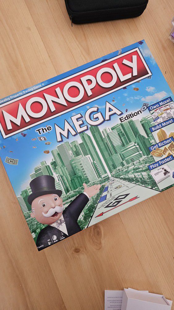 Monopoly The Mega Edition by Winning Moves Games USA, a Bigger and Faster Version of Monopoly with the Speed Die for 2 to 8 Players, Ages 8 and up 