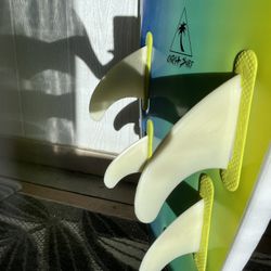 Surfboard- Odyssey W/ Leash (ask For more Pics Of Leash)