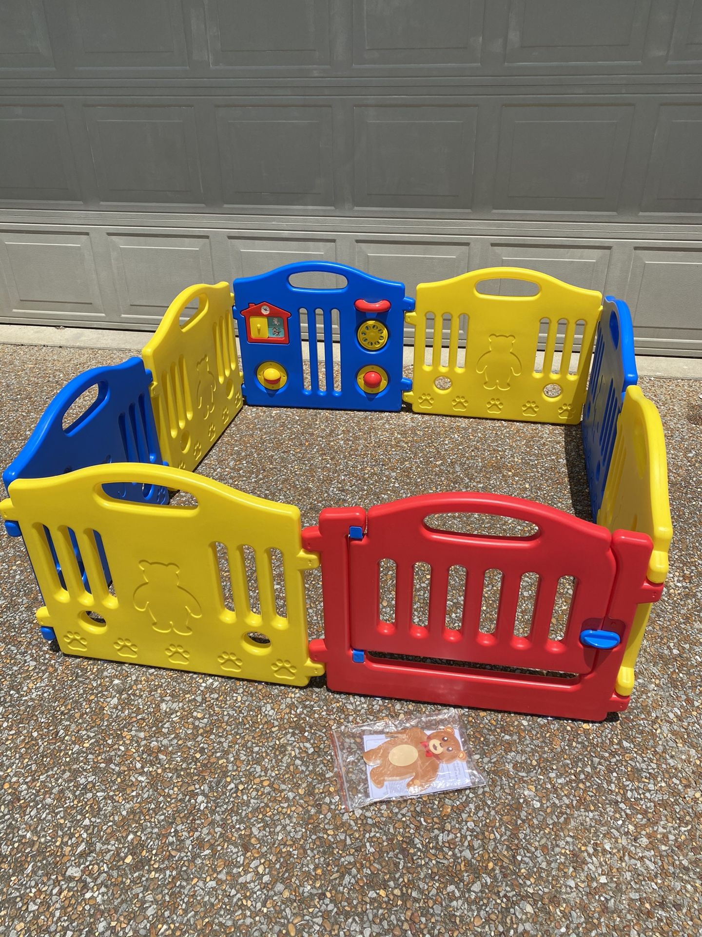 8 panel play yard / play pen