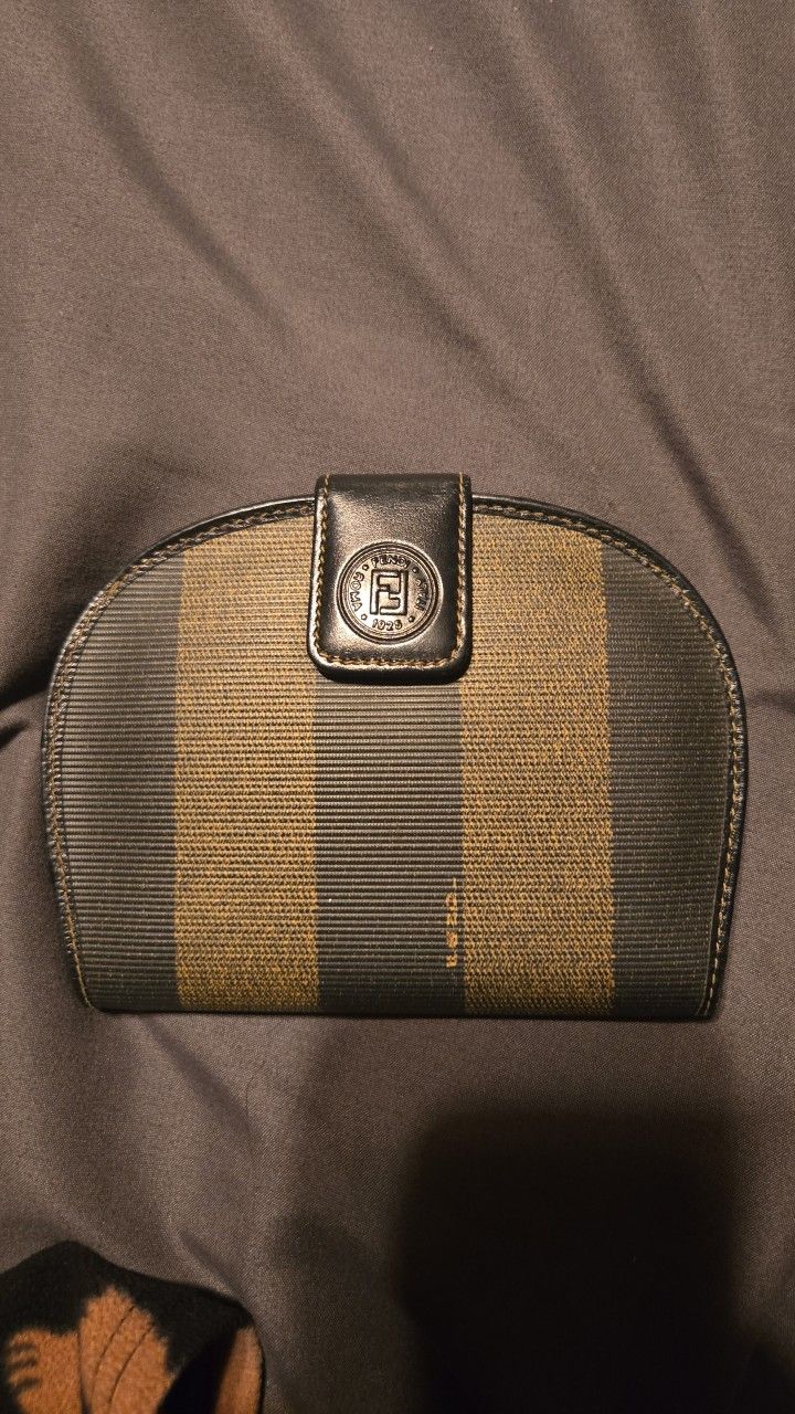 Vintage Fendi Pequin Clam Wallet