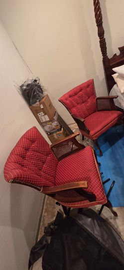 ANTIQUE SET OF CHAIRS