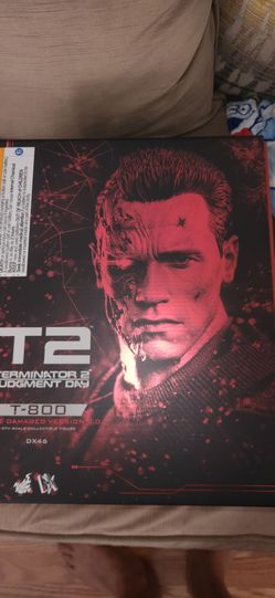 Hot Toys Terminator 2 Battle Damaged T-800 2.0
