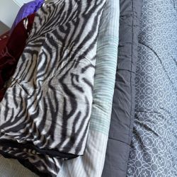 3 Bed Comfort 2 Queen 1 Full Size In Good Condition No Ripped Or Damaged Smoking and pets free house $5 Each Or 3 For $10