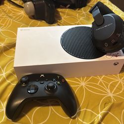 Xbox series  S & turtle beach bt headphones