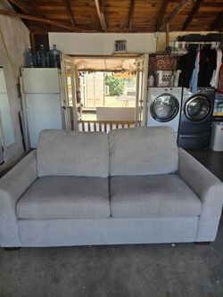Pull out couch