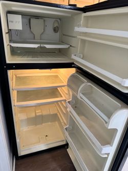 Refrigerator household fridge freezer (free local delivery)