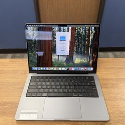 14" MacBook Pro M1 Pro 8 Core*500GB SSD*16GB RAM
