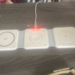 3 In1 Wireless Charging Bank 