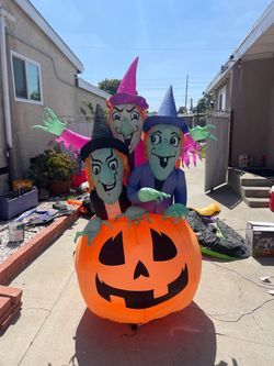 Witch Halloween inflatable