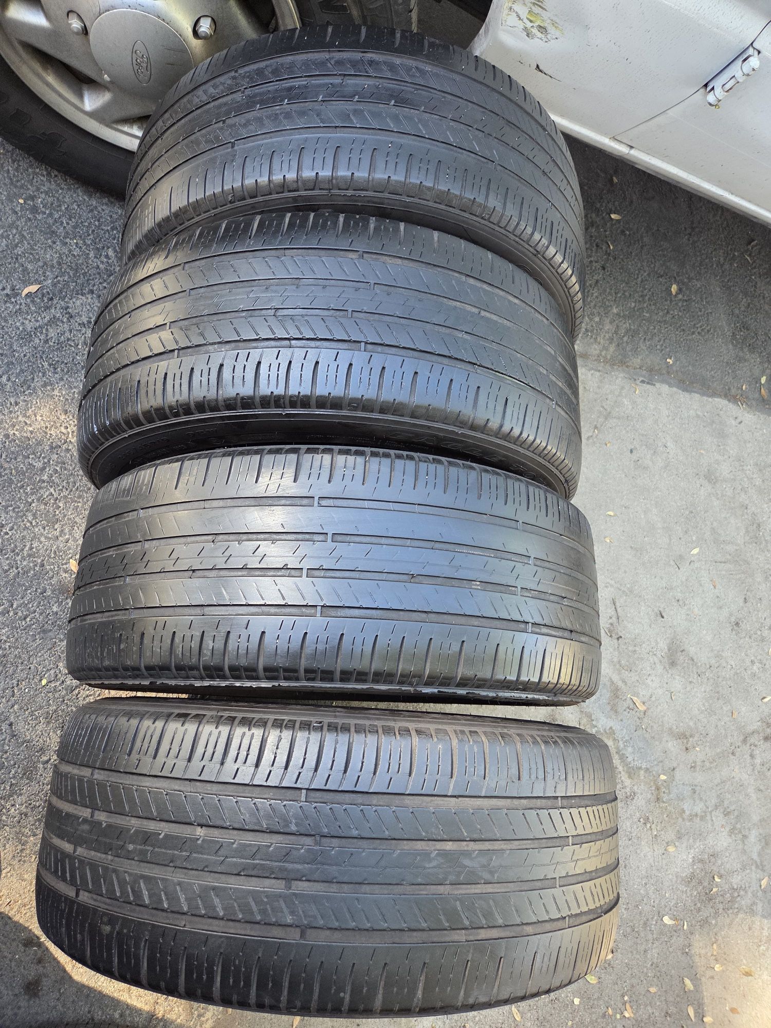 4 llantas 245/45R19 GOODYEAR LAS 4 LLANTAS POR