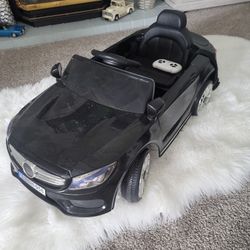 Kids Ride On Car, 12V 4-
Wheel Battery Motorized Vehicles