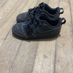 Nikes Sz 3.5 