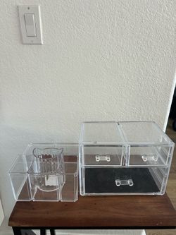 makeup organizer