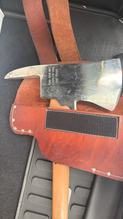 FIRE AXE CO PICKHEAD AXE WITH SCABBARD