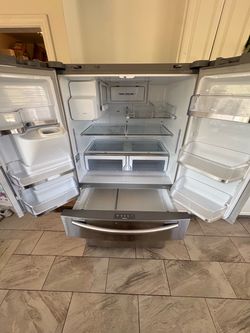 Samsung Fridge - broken condenser - for parts repair