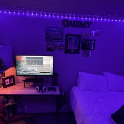 Selling LG 32” Gaming Monitor