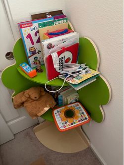 Kids book shelf