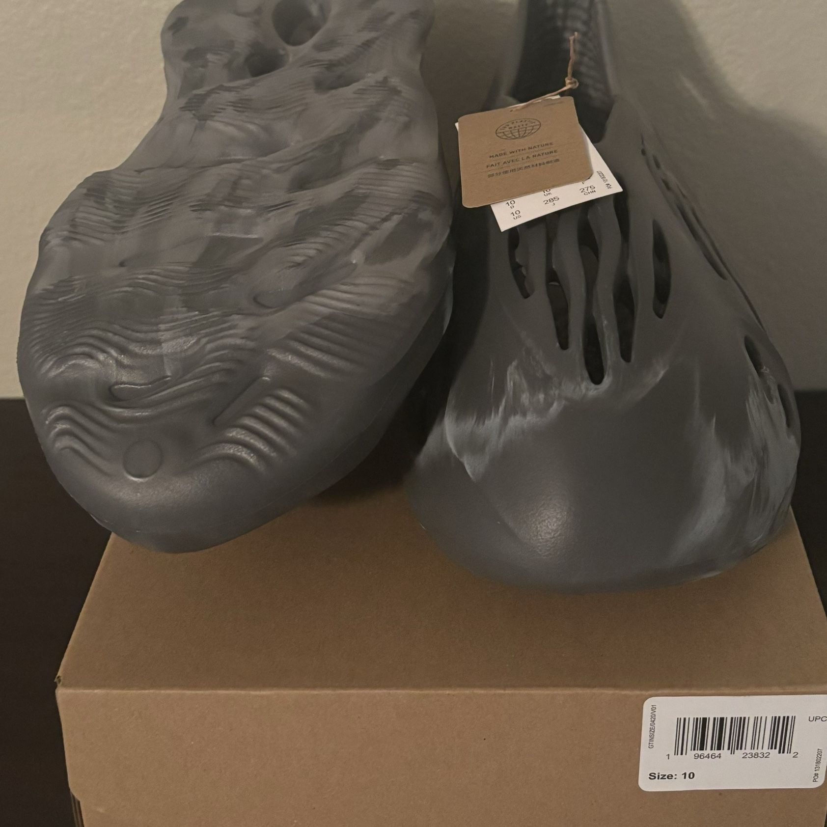 Yeezy Foam RNR MX Granite sz 10