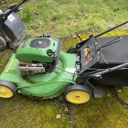 Reliable John Deere push lawn mower