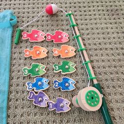 Melissa & Doug Catch & Count Magnetic Fishing Game (Including Carrying Mesh Bag)