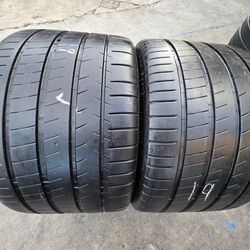 2 USED TIRES MICHELIN PILOT SUPER SPORT 345/30/19