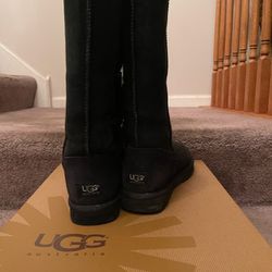 UGG BAILEY BUTTON TRIPLETT BOOTS (Excellent Condition)