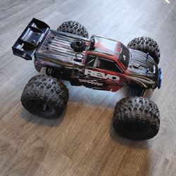 Traxxas Revo 3.3