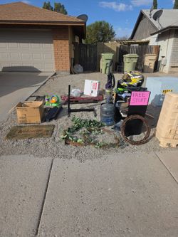 FREE STUFF! CURB ALERT!