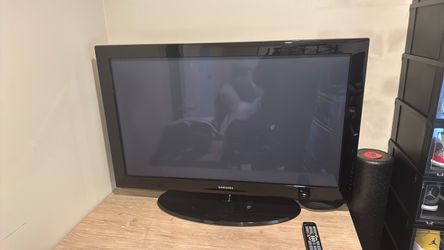 TV, Desk or both