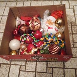 Box Of Miscellaneous Christmas Tree Ornaments 