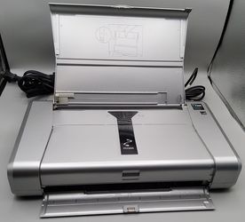 Canon PIXMA iP100 Mobile Photo Printer - Precision photo and document printing on the go with enhanced connectivity.
Excellent Condition Fully Working